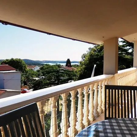 Apartment Elida: